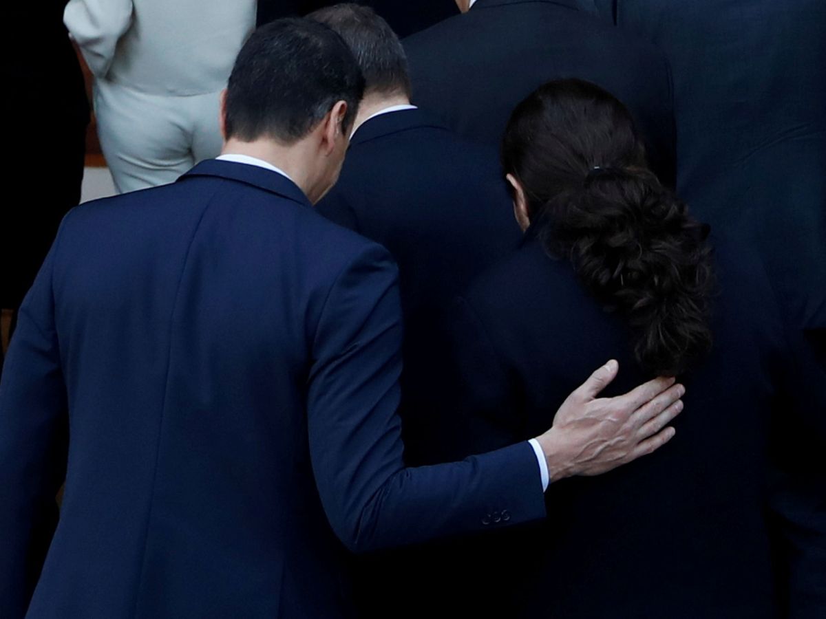 Foto: Pedro Sánchez y Pablo Iglesias, este 14 de enero en la Moncloa, tras la foto de familia del primer Consejo de Ministros. (Reuters)
