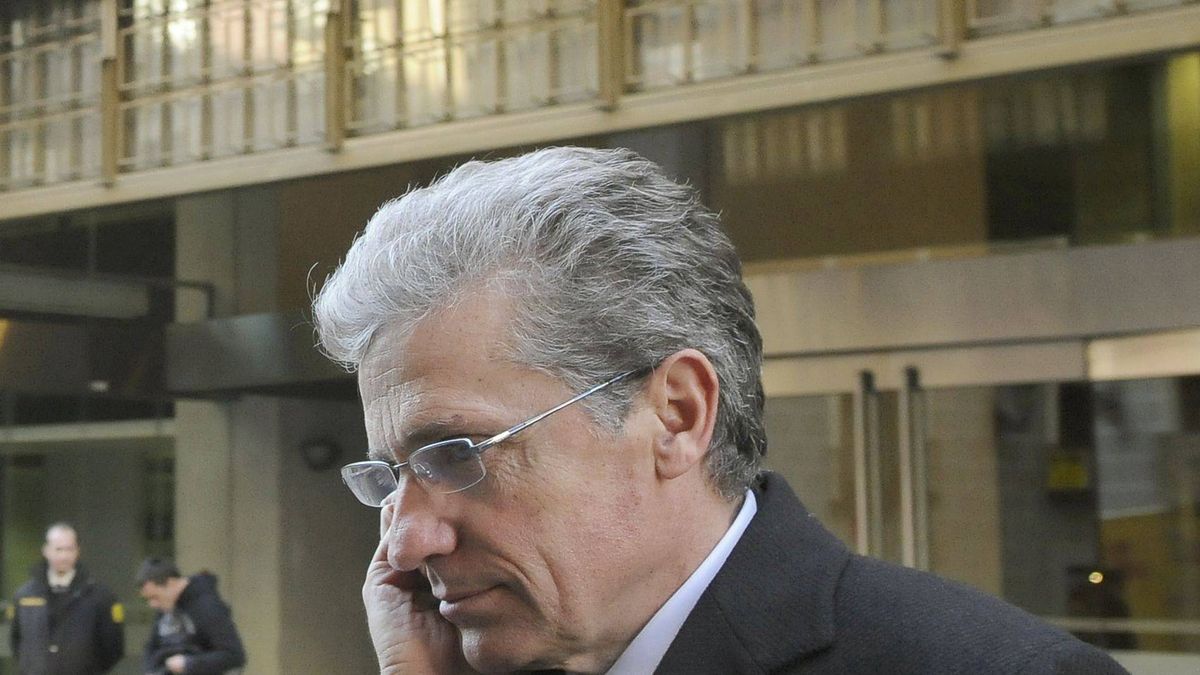 González destituye al director general de Economía por las tarjetas de Caja Madrid