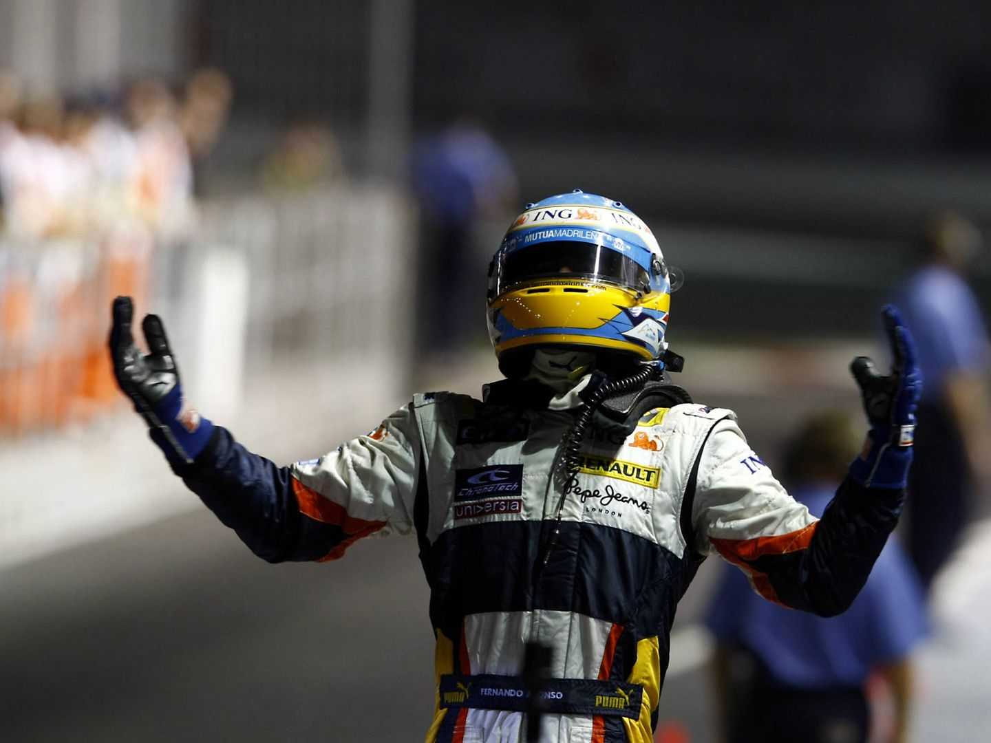 Fernando Alonso en el Gran Premio de Singapur de 2008. (Renault)