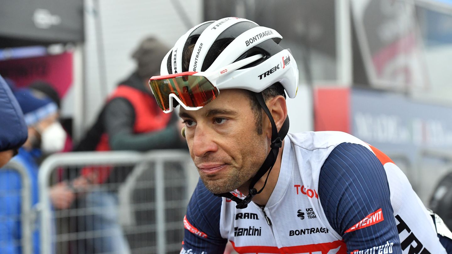 Vincenzo Nibali, alejado de la cabeza, al final de la etapa. (REUTERS)