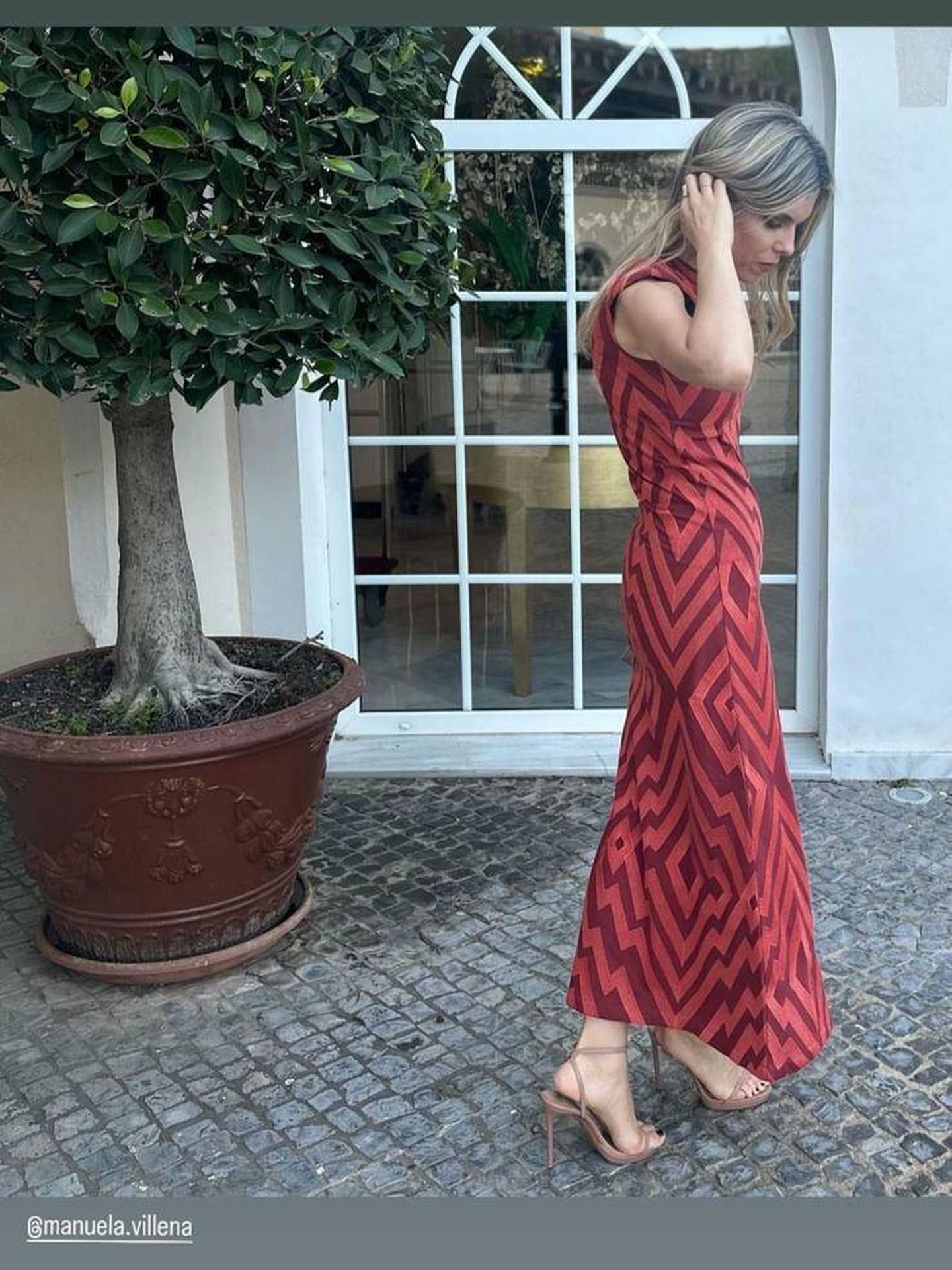 Manuela Villena con un vestido de Michonet. (Instagram/  @michonet_studio)