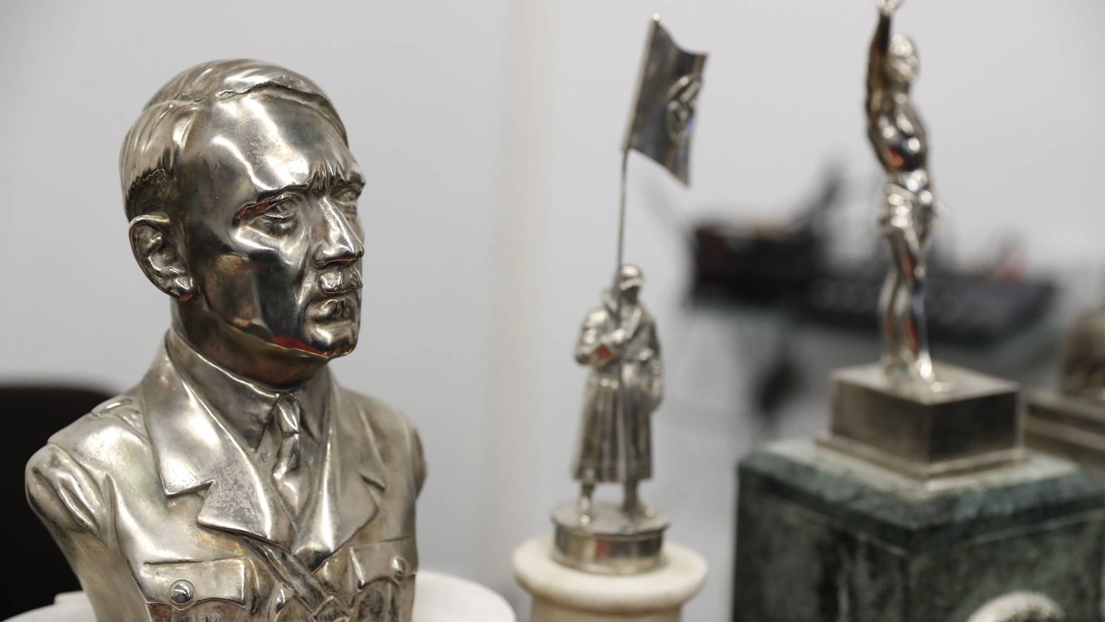 Foto: El busto de Hitler encontrado por la policía argentina. (EFE)