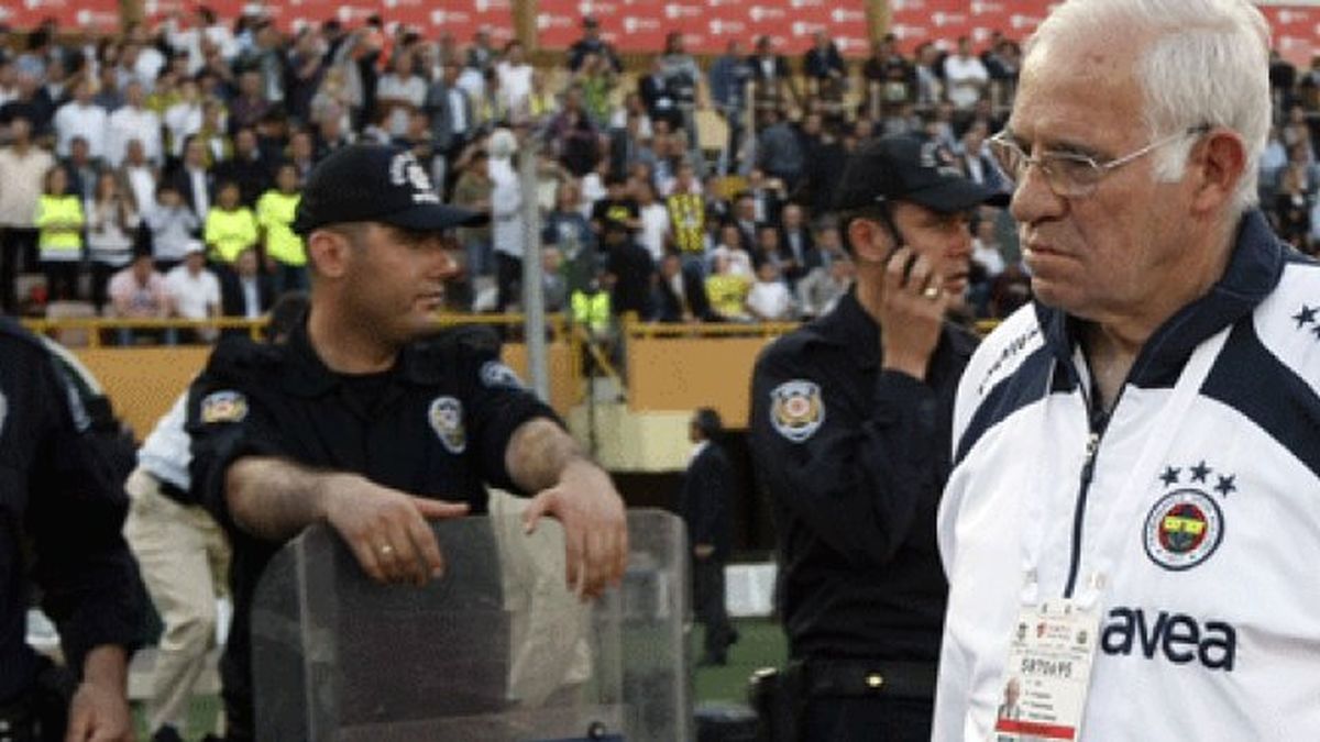 El Fenerbahçe de Luis se queda sin títulos en Turquía