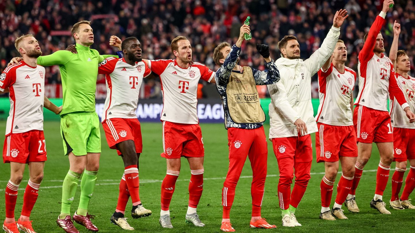 Jugadores del Bayern celebran el pase a semifinales de Champions tras derrotar al Arsenal. (EFE/Anna Szilagyi) 
