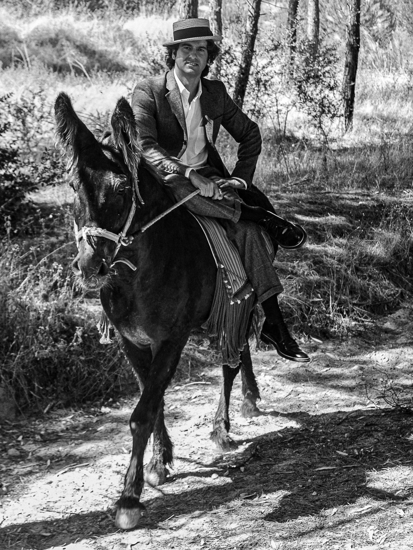 El torero, a lomos de una mula. (Foto: Juanrra Lozano)