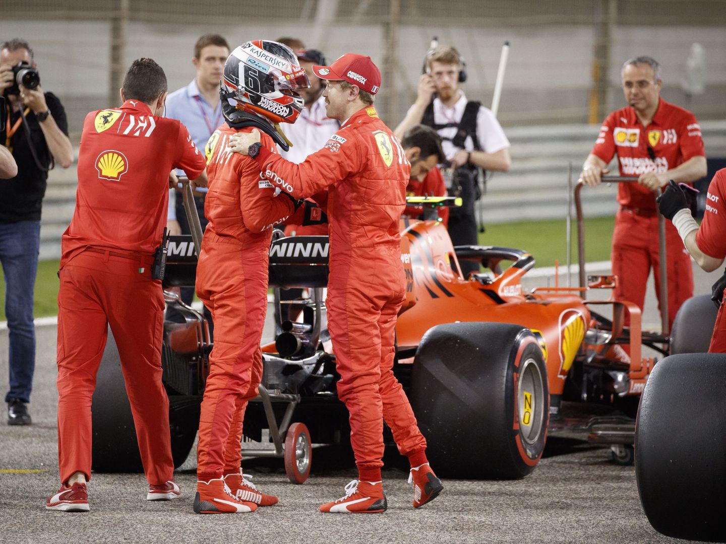 Vettel tiene que demostrar quien es el campeón del mundo a Leclerc. (EFE)
