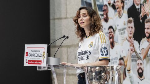 De la camiseta de Ayuso a Teresa Urquijo con Almeida: su reunión con el Real Madrid