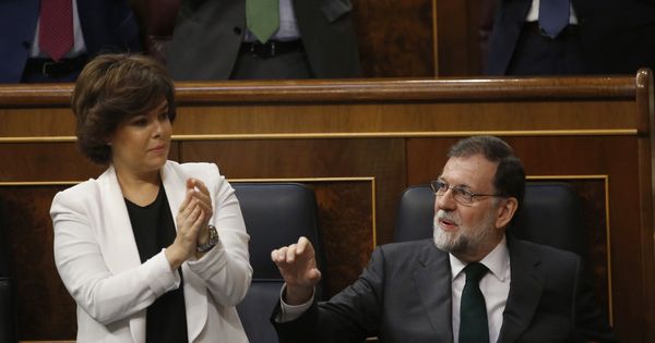 Foto: Santamaría junto a Rajoy en el Congreso de los Diputados. (EFE) 