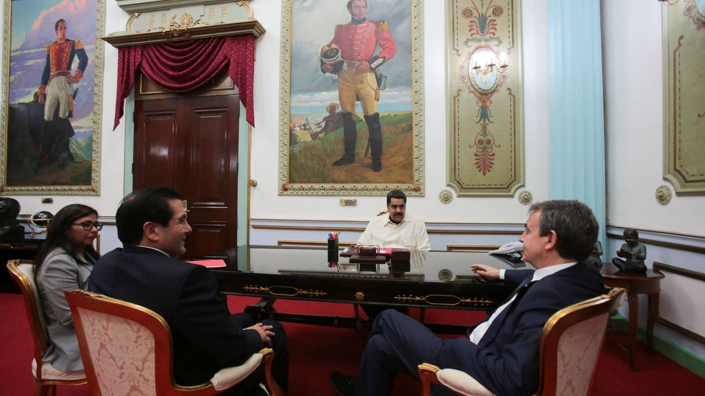 Zapatero durante el encuentro con el presidente de Venezuela, Nicolás Maduro, en Caracas (Reuters).