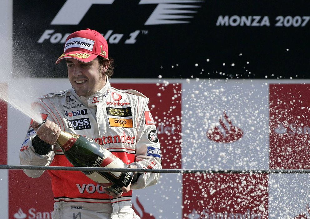 Foto: Fernando Alonso celebrando su primer triunfo en Monza, en 2007.