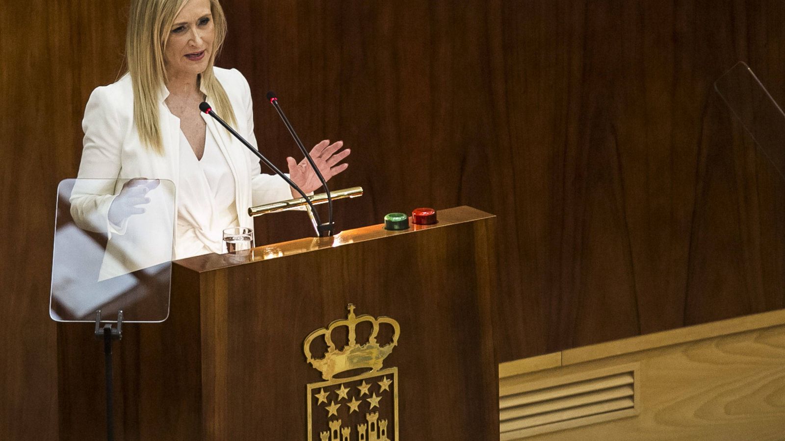 Foto: La presidenta de la Comunidad de Madrid, Cristina Cifuentes, durante su intervención en el debate del estado de la región. (EFE)