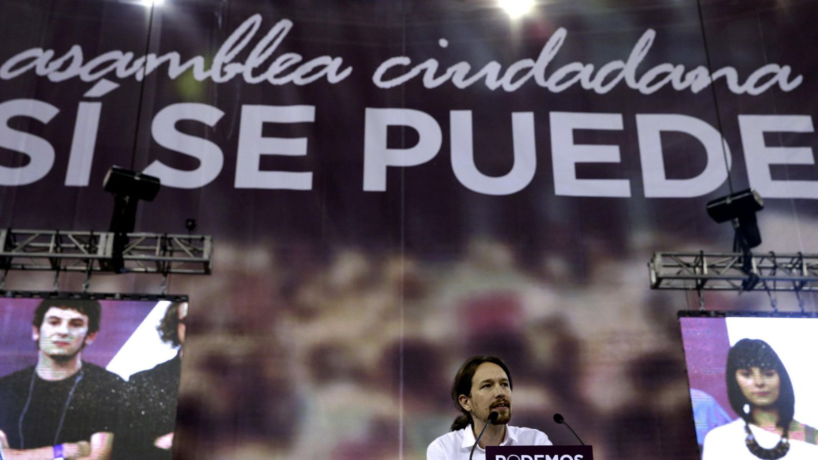 Foto: El líder de Podemos, Pablo Iglesias, interviene en la asamblea constituyente del partido en Vistalegre. (EFE)