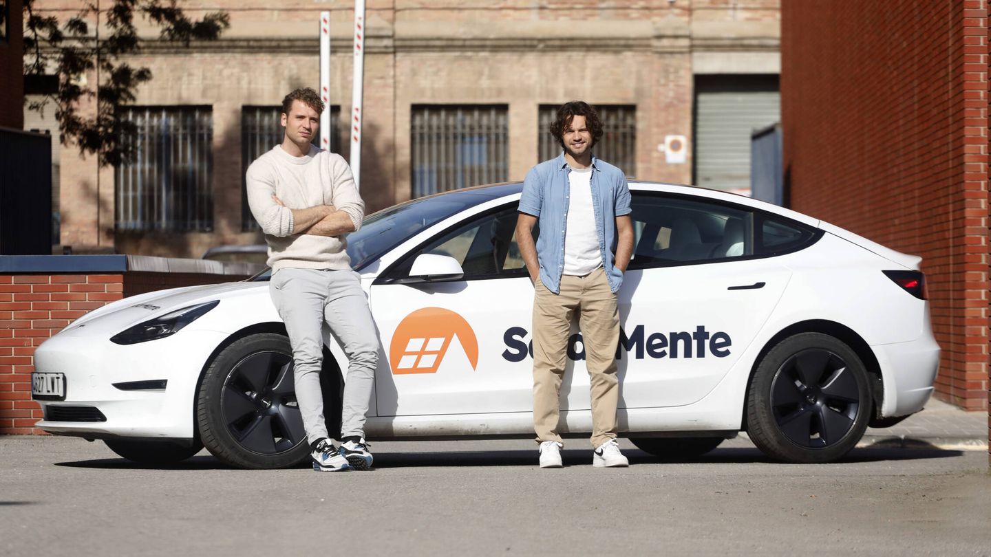 Wouter Draijer (izq.) y Víctor Gardrinier, cofundadores de SolarMente.