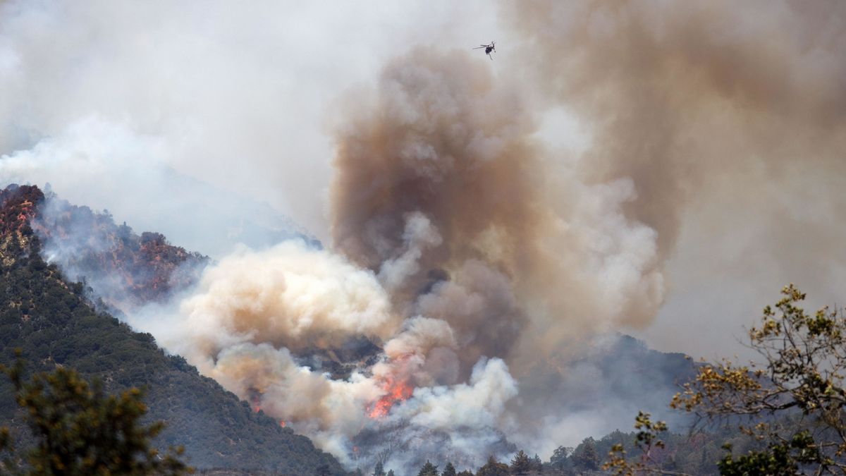 Una manzana de fuego: así es el incendio que está arrasando California