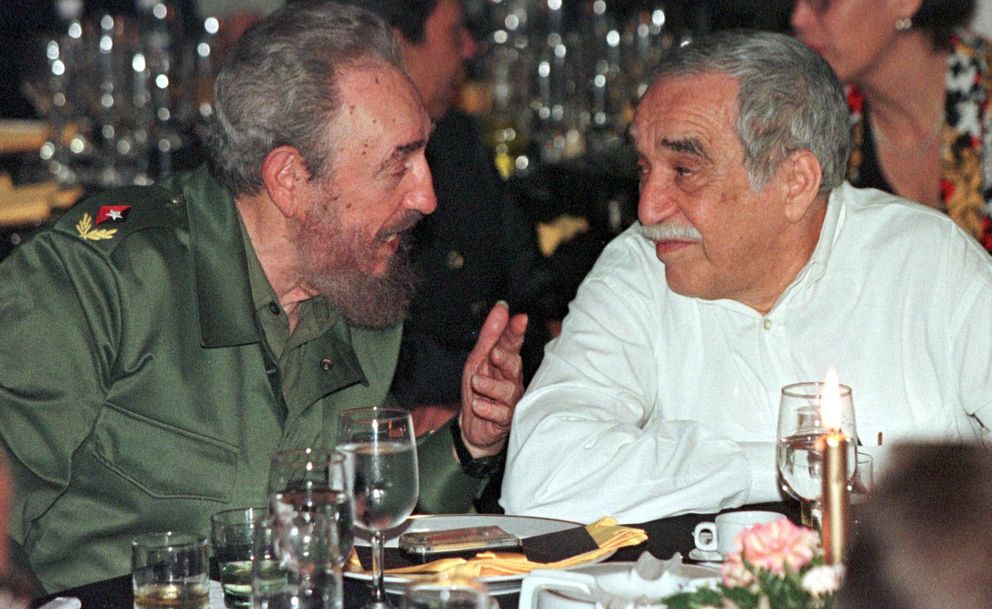 Fotografía de archivo de Fidel Castro y García Márquez. (Reuters)