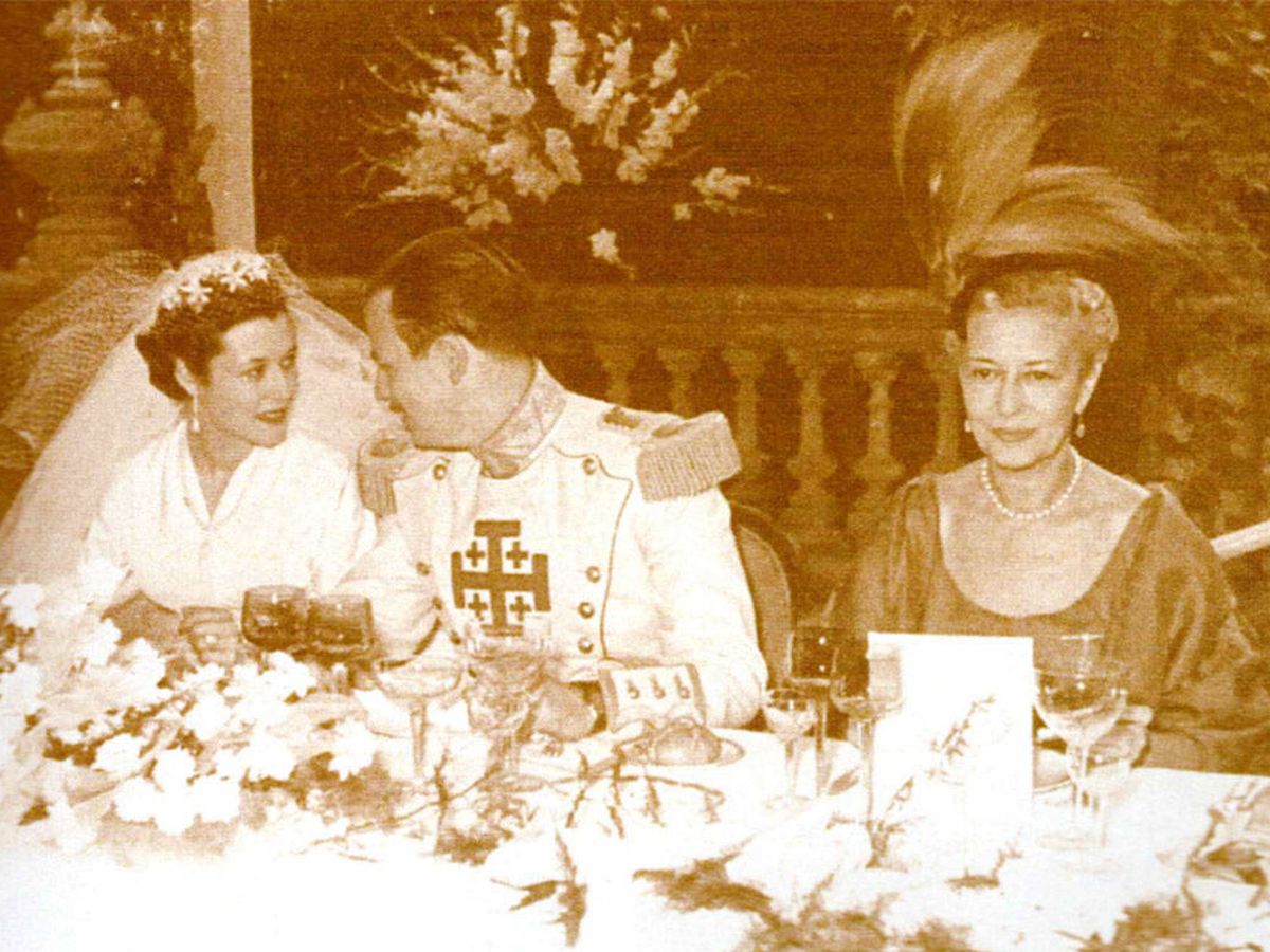 Foto: María Victoria Sans Acevedo y José María de Quadras, el día de su boda. (Archivo familiar)