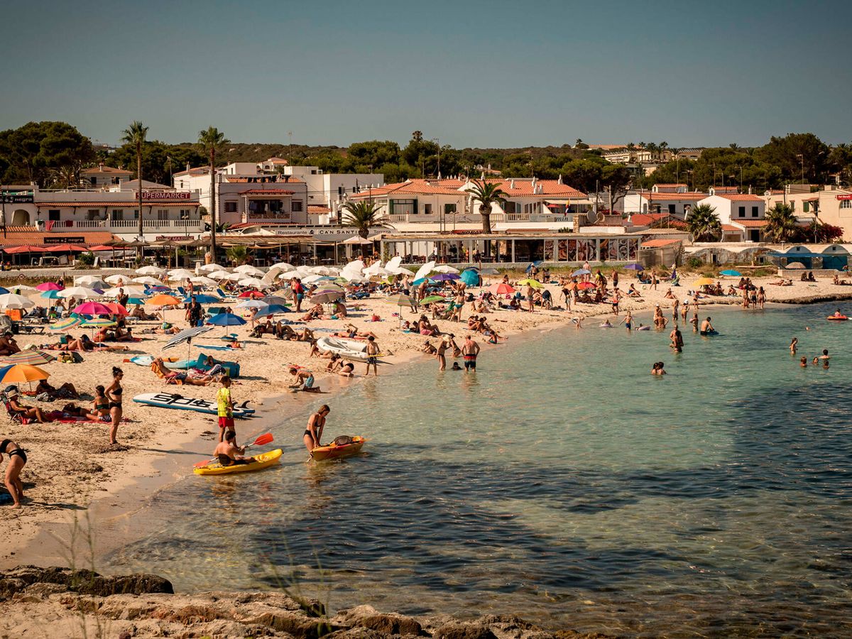 Foto: Playa de Punta Prima en Sant Lluis, Menorca. (Europa Press/Zumpa Press/Jordi Boixareu)