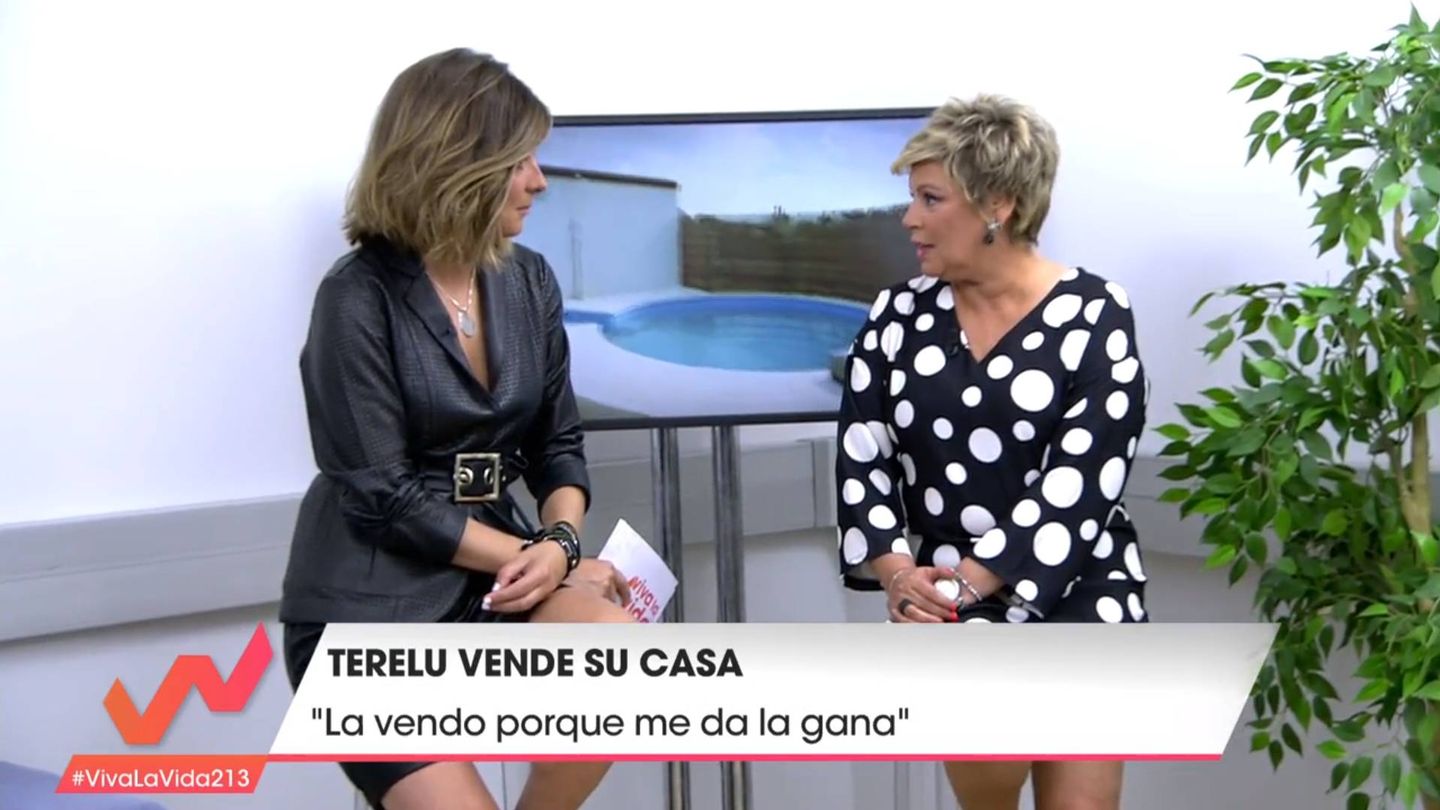 Terelu Campos con Sandra Barneda, en 'Viva la vida'. (Telecinco)