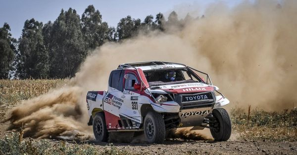 Foto: Fernando Alonso progresa en su experiencia con Marc Coma como copiloto, leyenda del Dakar. (Foto: Toyota Gazoo Racing)