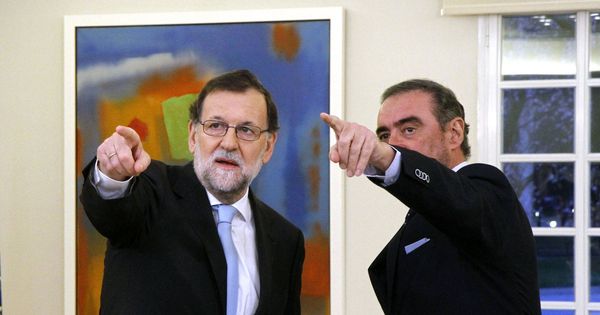 Foto: Mariano Rajoy junto al periodista Carlos Herrera (d), presentador de Herrera en COPE. (EFE)