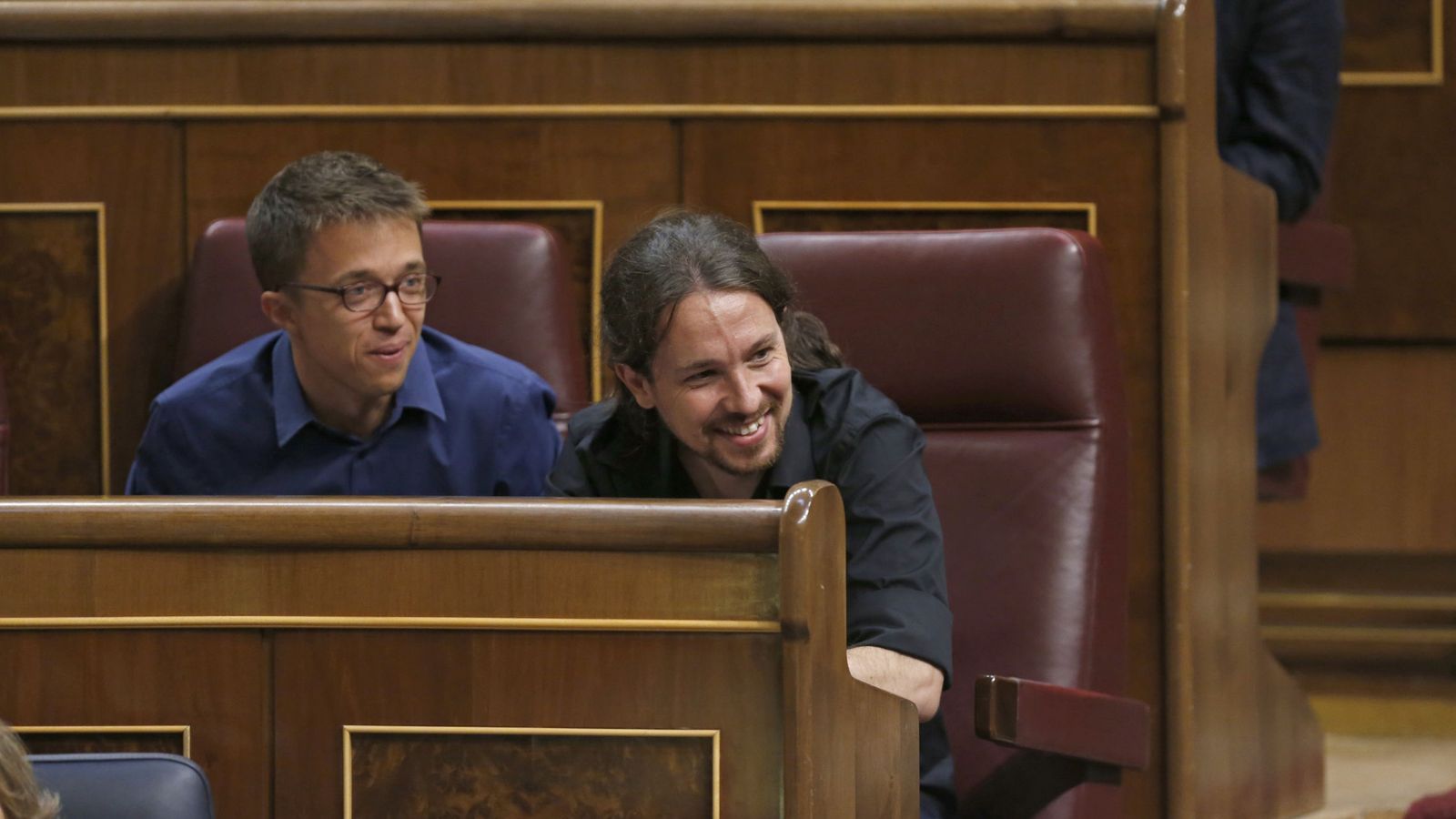 Foto: El secretario general de Podemos, Pablo Iglesias, y el portavoz de Podemos en el Congres, Íñigo Errejón, en el Congreso. (EFE) 