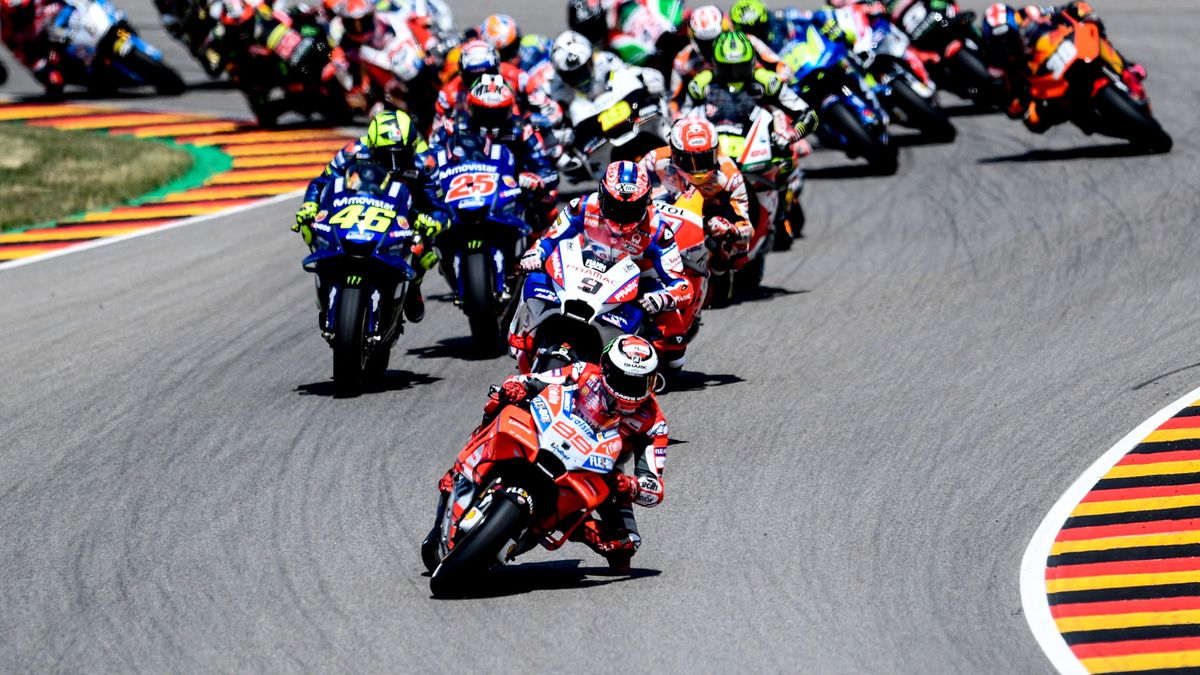 MotoGP y la duda de volver a verse en abierto; Álvarez-Pallete toma la palabra