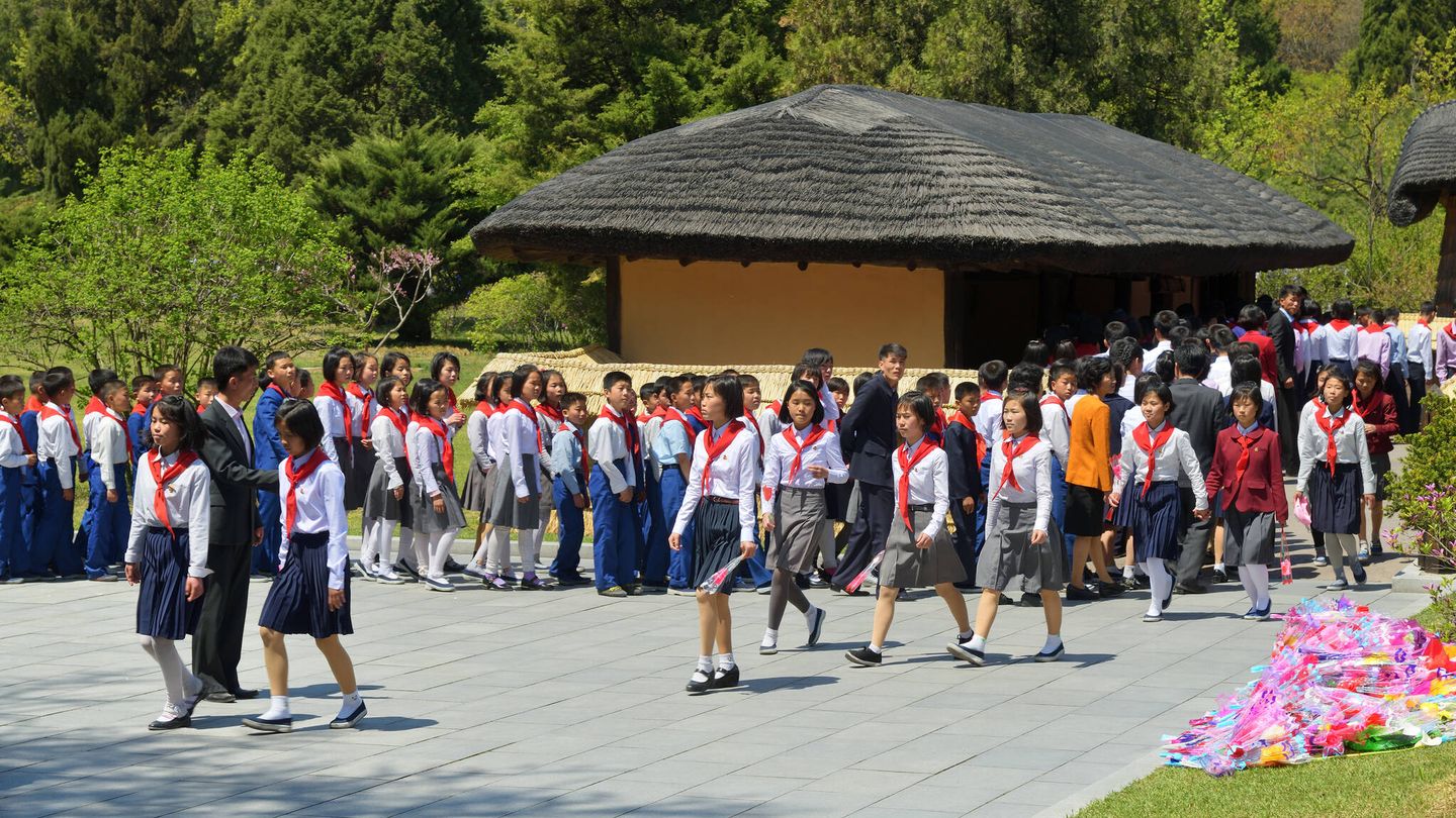 Los estudiantes llevan uniforme desde el colegio hasta la Universidad. (iStock)