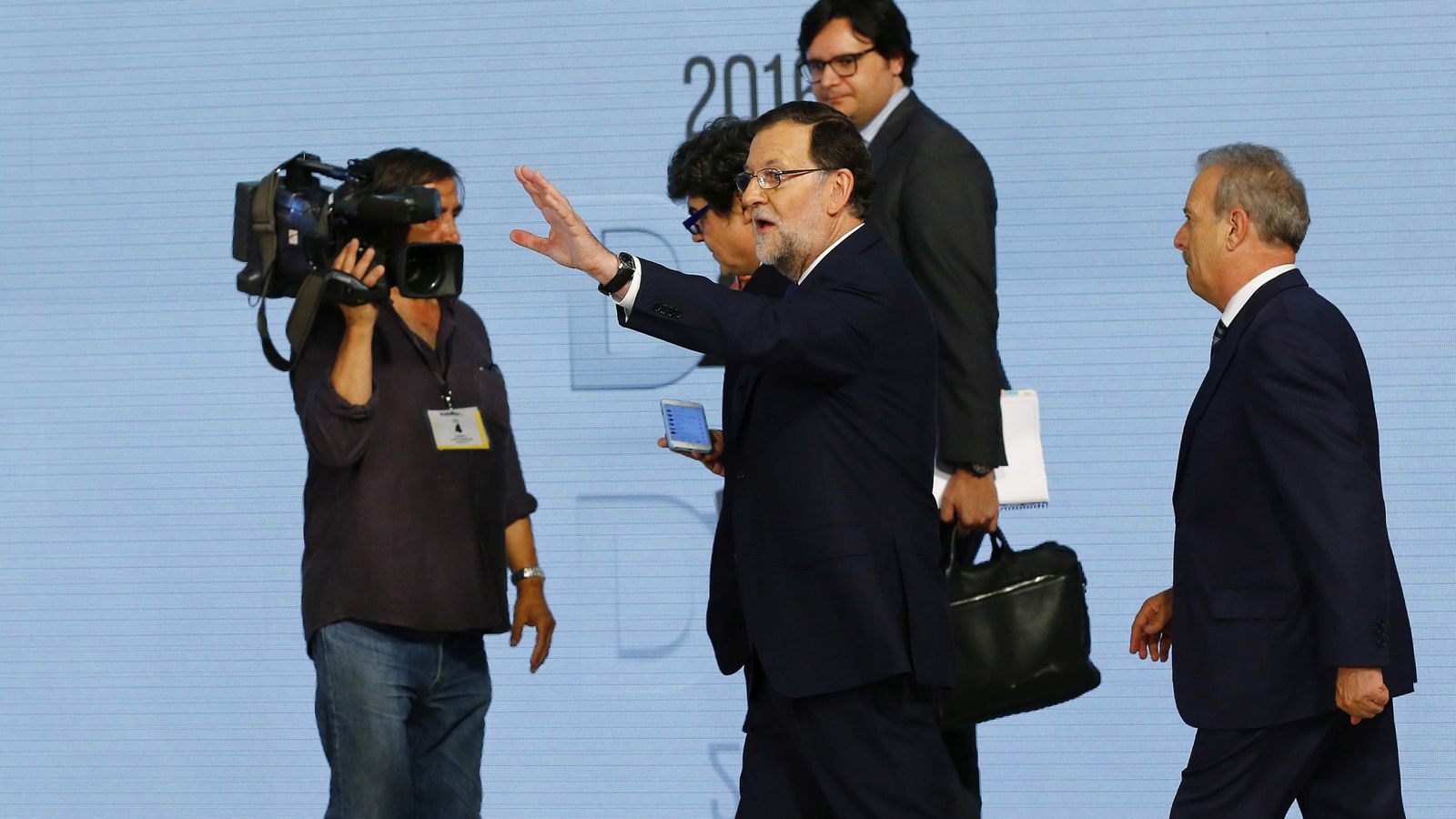 Foto: El presidente del Gobierno en funciones, Mariano Rajoy, durante el debate a cuatro de la campaña electoral. (EFE)