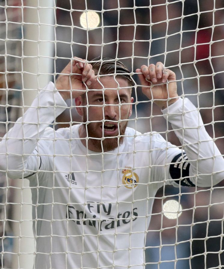 Foto: Sergio Ramos, durante el partido que el Real Madrid disputó este sábado en Riazor. (EFE)
