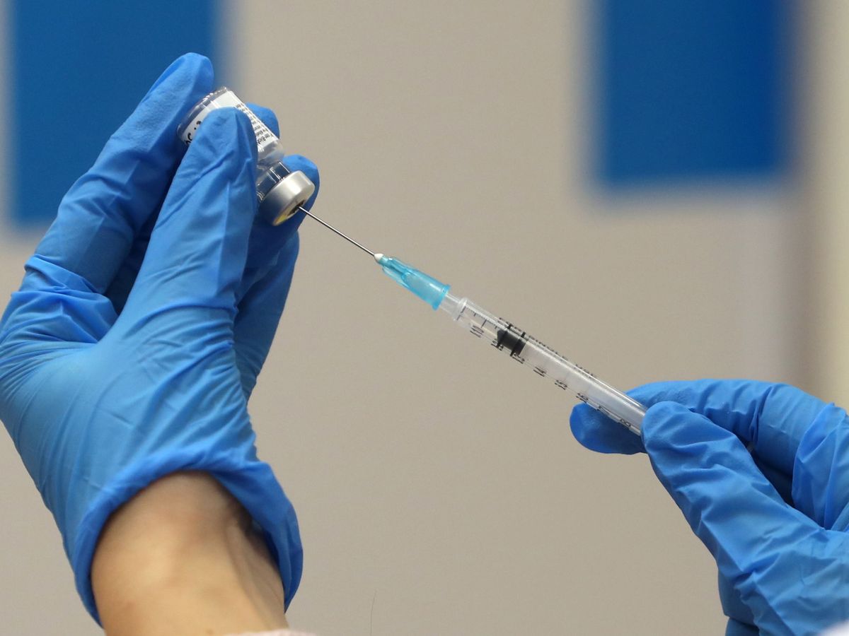 Foto: Una vacuna en una imagen de archivo. (Reuters)
