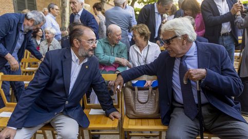Noticia de González, ministros y barones se reúnen en torno a Rubalcaba y venden la paz en el PSOE