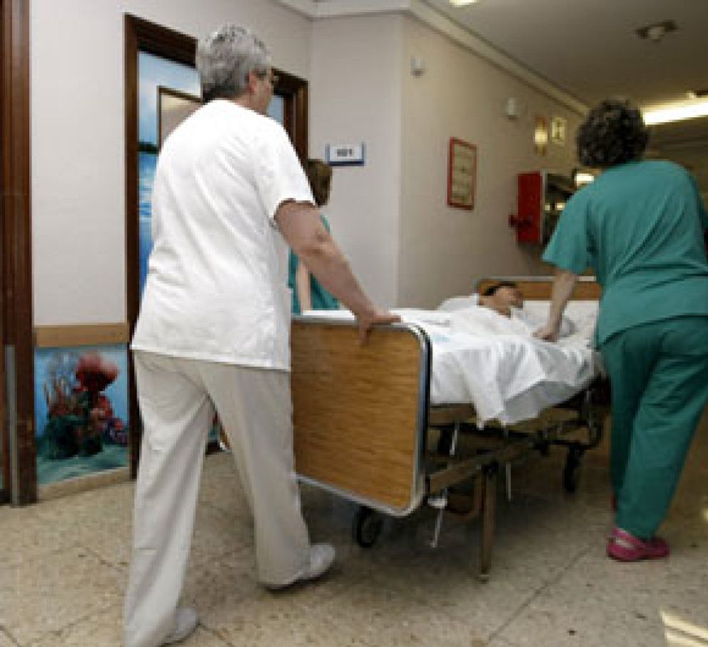 Foto: Una bacteria causó 18 muertos en el hospital 12 de Octubre de Madrid, según 'El País'