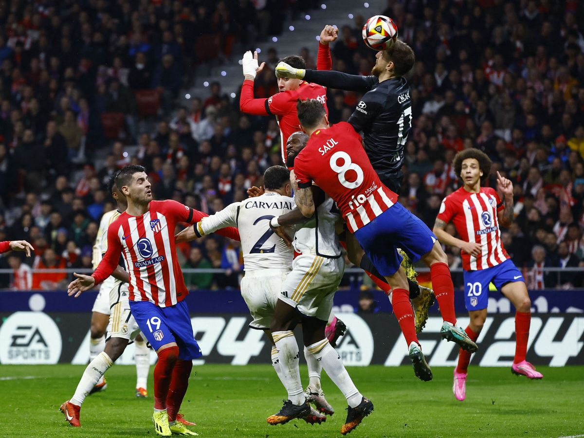 Foto: El error de Oblak le dio el empate al Madrid. (Reuters/Susana Vera)