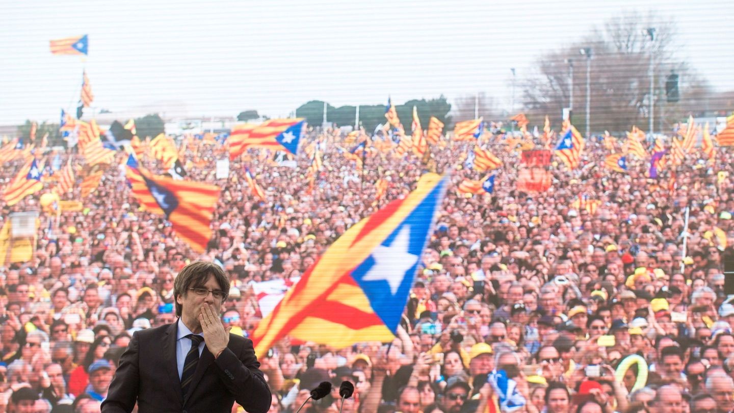 Carles Puigdemont congregó a decenas de miles personas en Perpiñán el 29 de febrero. (EFE)