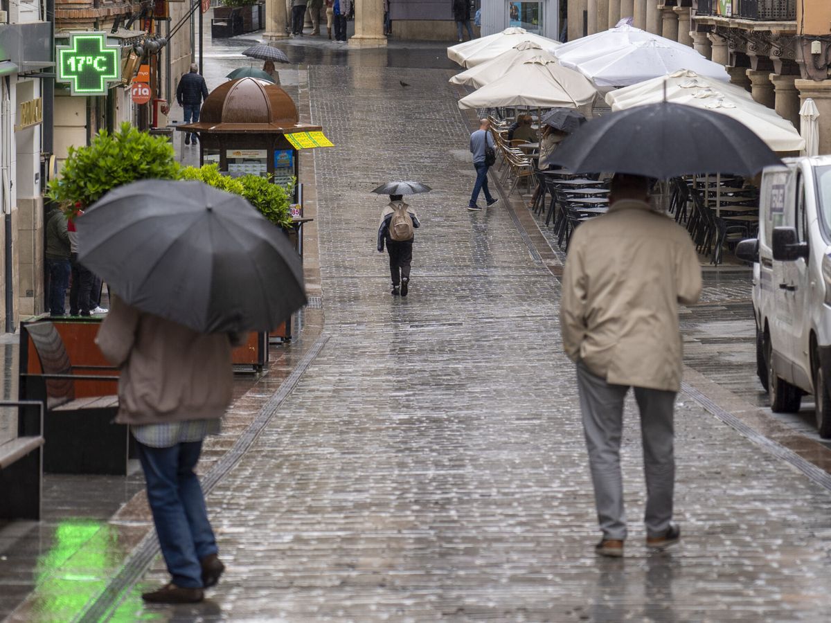 Foto: Esta semana habrá que coger el paraguas en varios puntos del país. (EFE/Antonio Garcia)