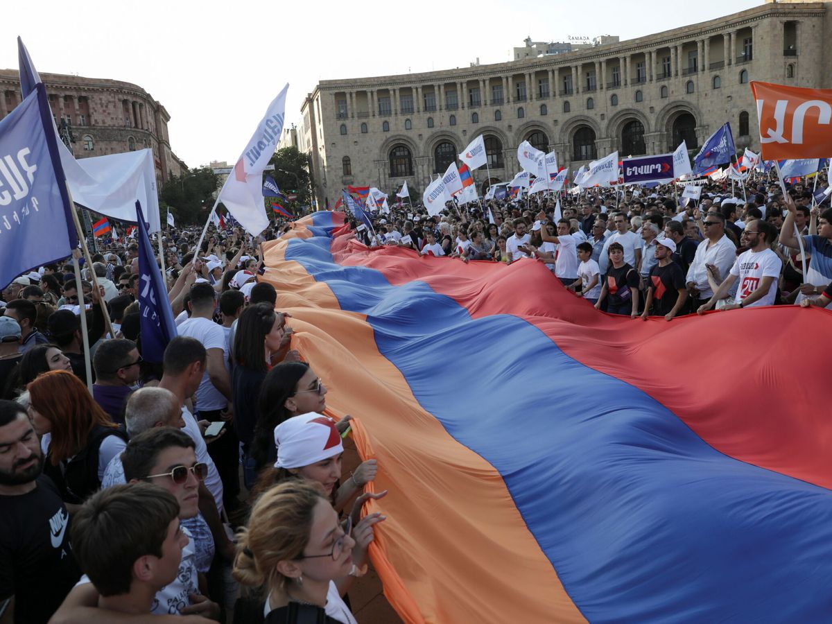 Foto: Un acto de campaña en Ereván (Reuters)