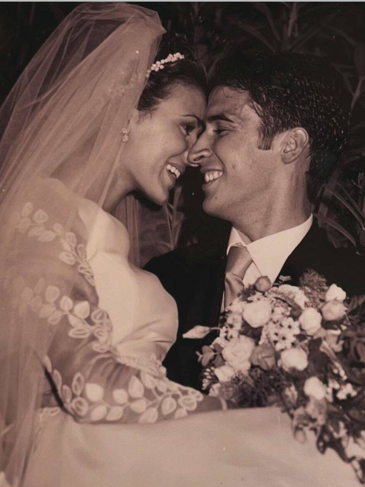 Raúl González y Mamen Sanz en su boda (Instagram/@mamensanz.r)