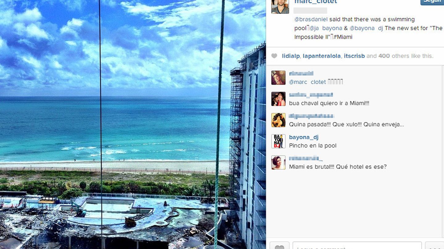 Fotografía de Miami en la que Clotet bromea con Juan Antonio Bayona (Instagram)