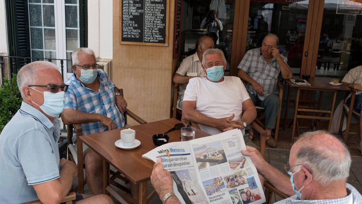 Madrid vigila sus tres brotes para decretar también el uso obligatorio de mascarilla
