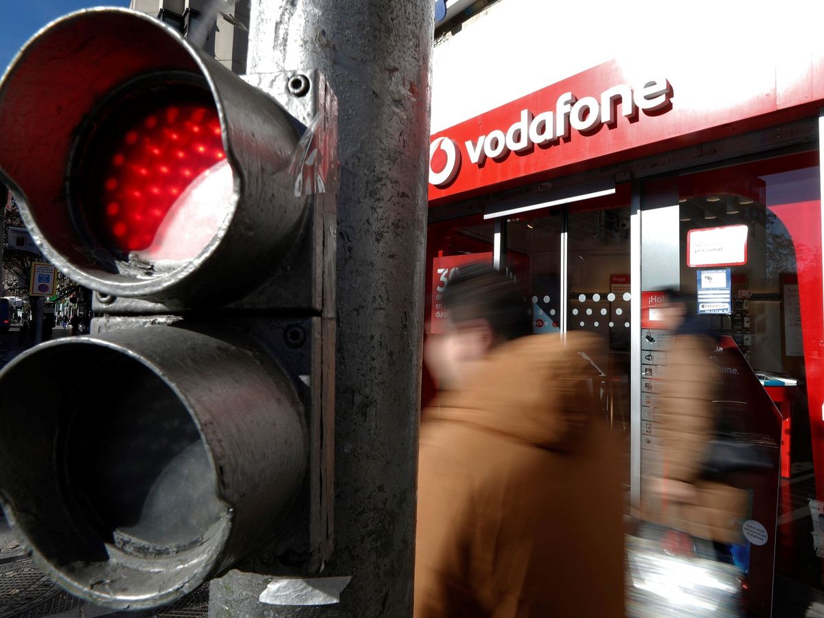 Foto: Tienda de Vodafone. (EFE/Javier Lizó)