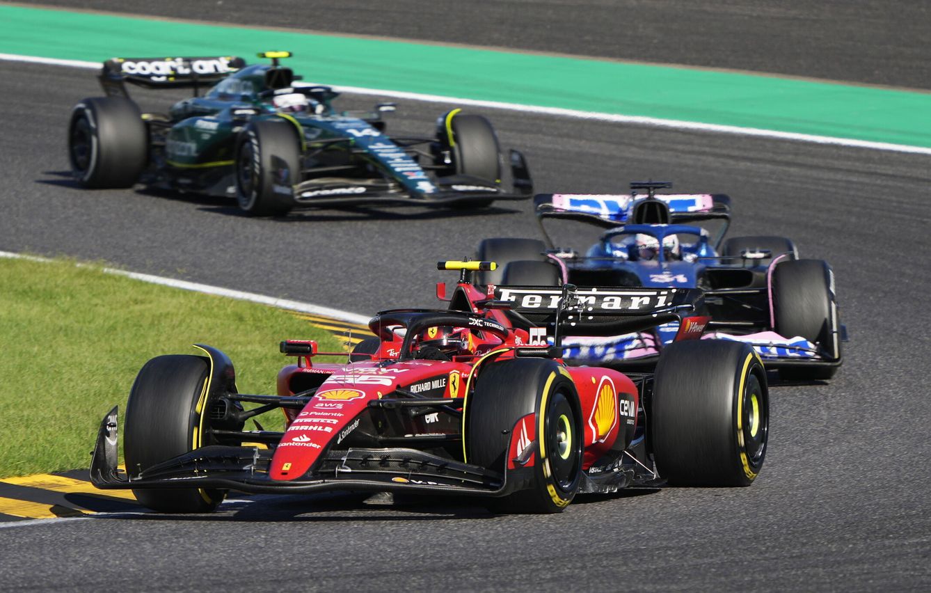 Sainz y Alonso llegan empatados en cuarta posición a la última carrera (EFE)