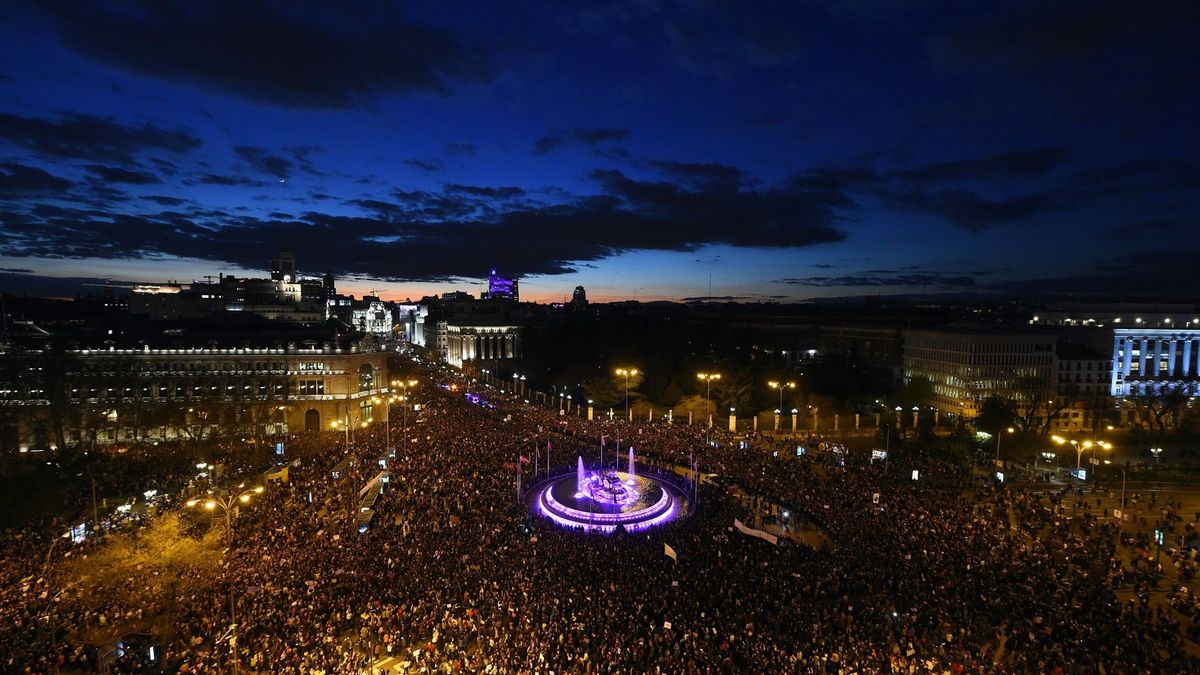 El 8-M sigue creciendo: más de 550.000 manifestantes entre Madrid y Barcelona