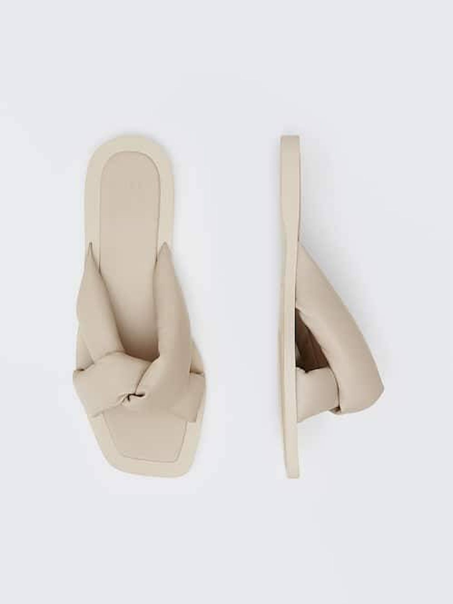 Las sandalias planas de Massimo Dutti que triunfan en ventas. (Cortesía)