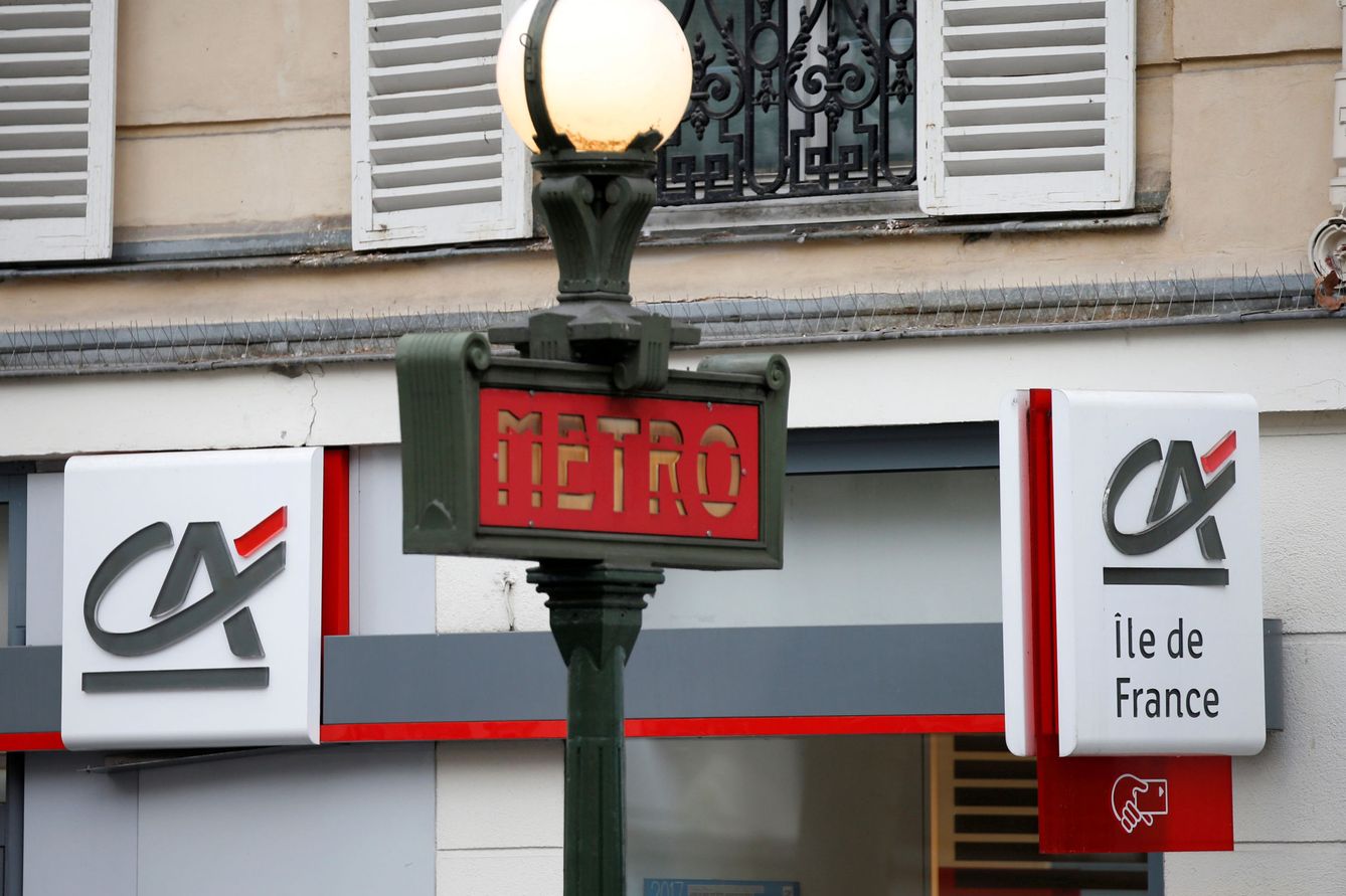 Oficina de Crédit Argricole en París. (Reuters)