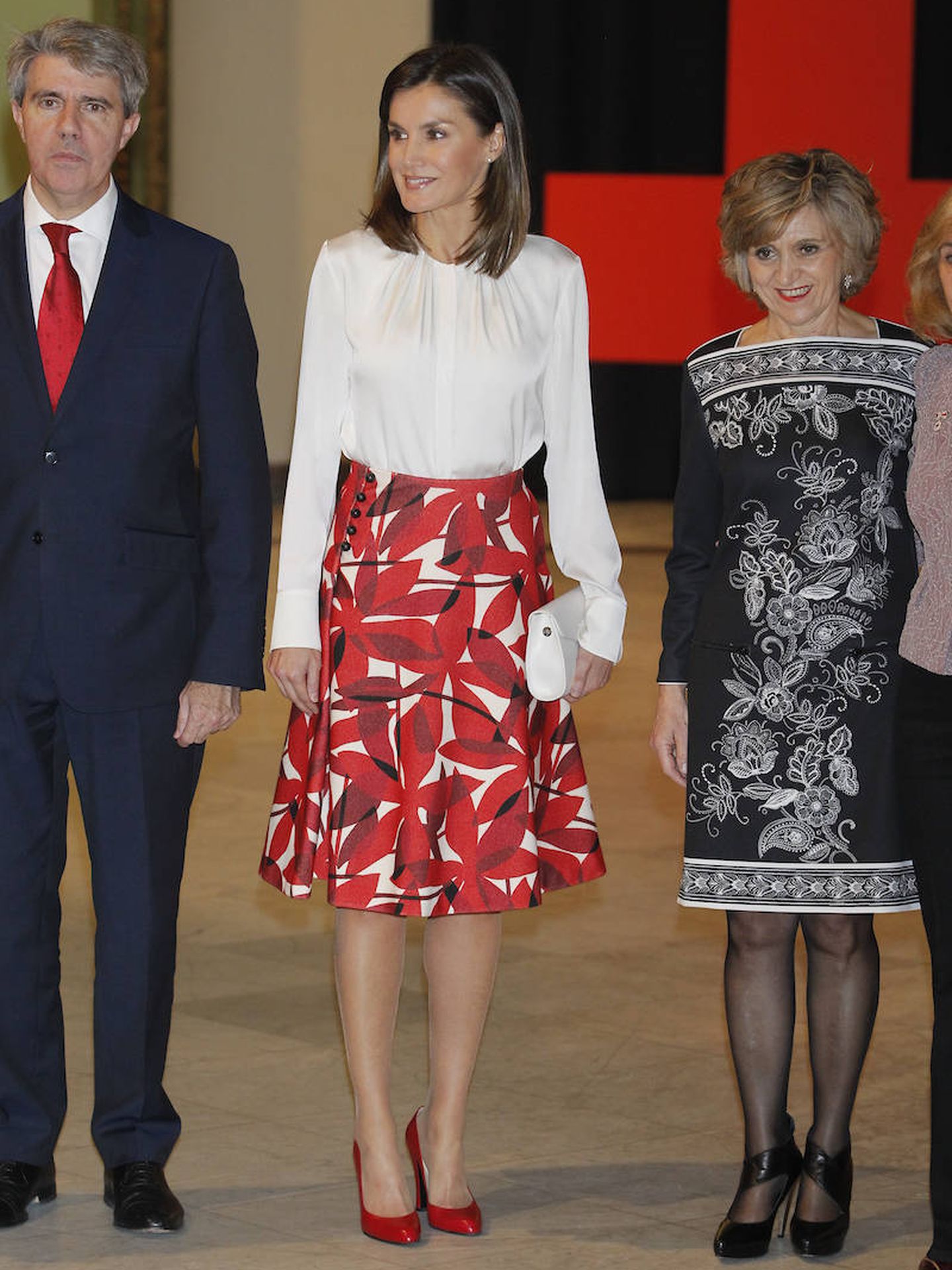 La reina Letizia con la ministra de Sanidad. (Limited Pictures)