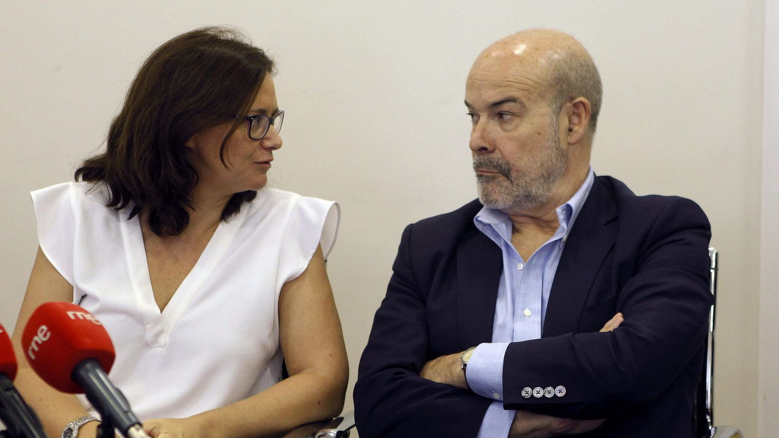 Foto: El presidente de la Academia de Cine, Antonio Resines, y la directora general del ICAA, Lorena González (EFE)