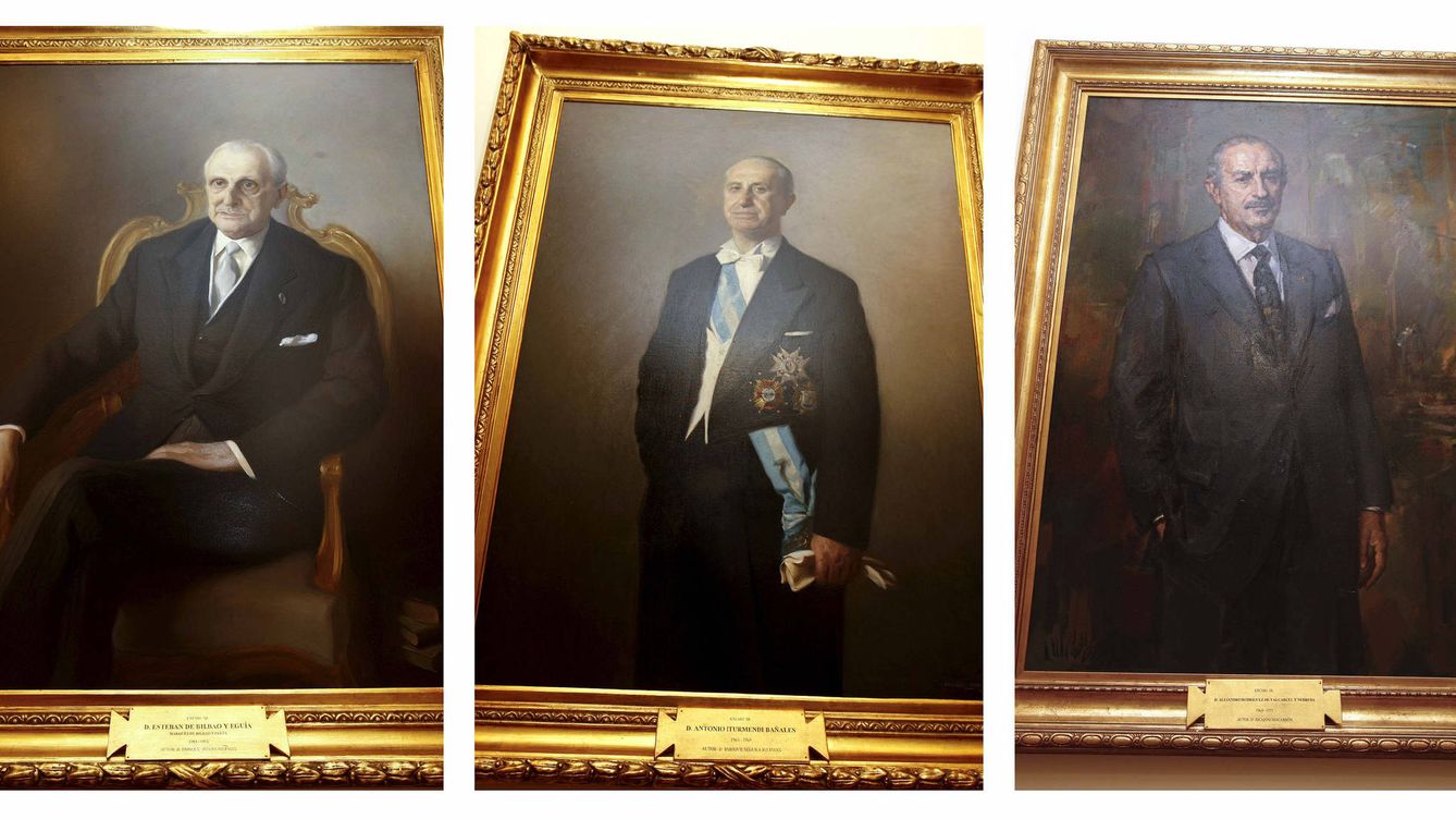 Foto: Retratos de los presidentes de las Cortes franquistas Esteban Bilbao, Antonio Iturmendi y Alejandro Rodríguez. (EFE/Manuel H. de León)