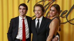 Manuela y Carlos de Arenzana, los nietos de Raphael, hablan por primera vez de su abuelo: 