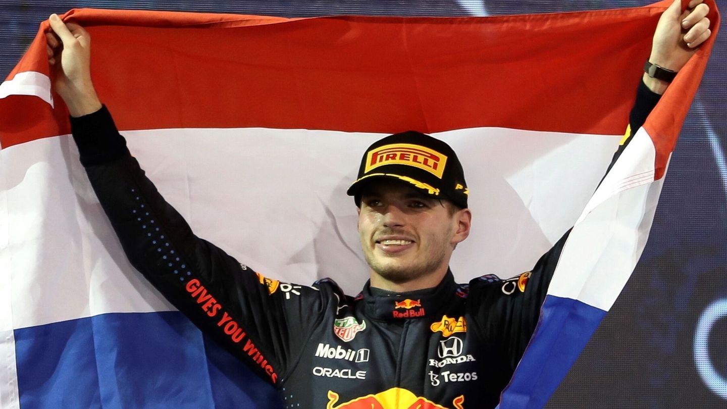 Verstappen celebra su primer campeonato. (EFE/Ali Haider)