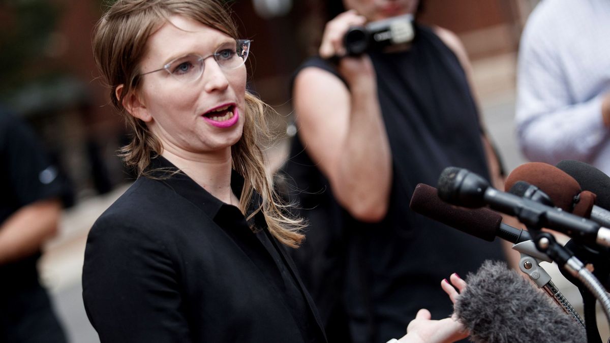 Chelsea Manning, hospitalizada tras intentar quitarse la vida en prisión